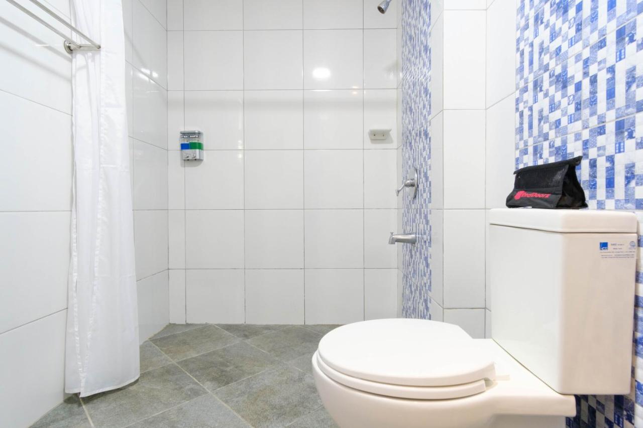 Reddoorz Plus @ West Nautical Road Puerto Galera Ngoại thất bức ảnh