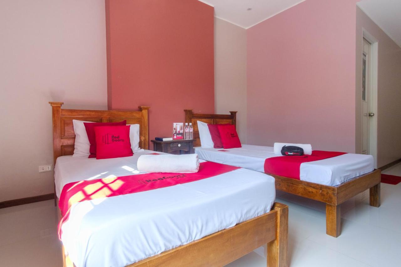 Reddoorz Plus @ West Nautical Road Puerto Galera Ngoại thất bức ảnh